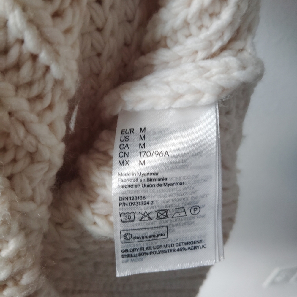 H&M Cream Sleeveless Turtleneck Sweater - Picture 4 of 4